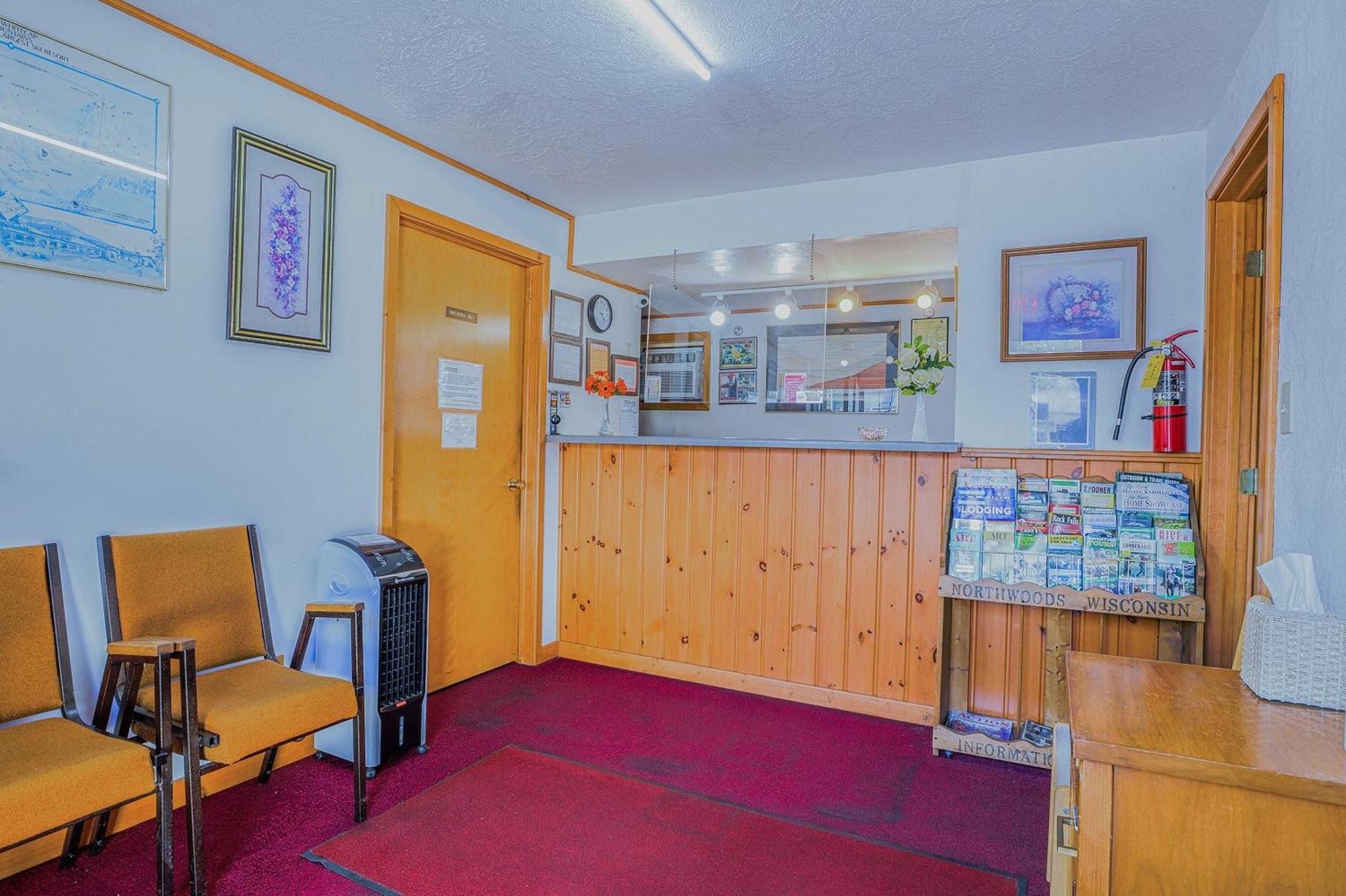 Love Hotels Silver Street By Oyo At Hurley Wi Extérieur photo