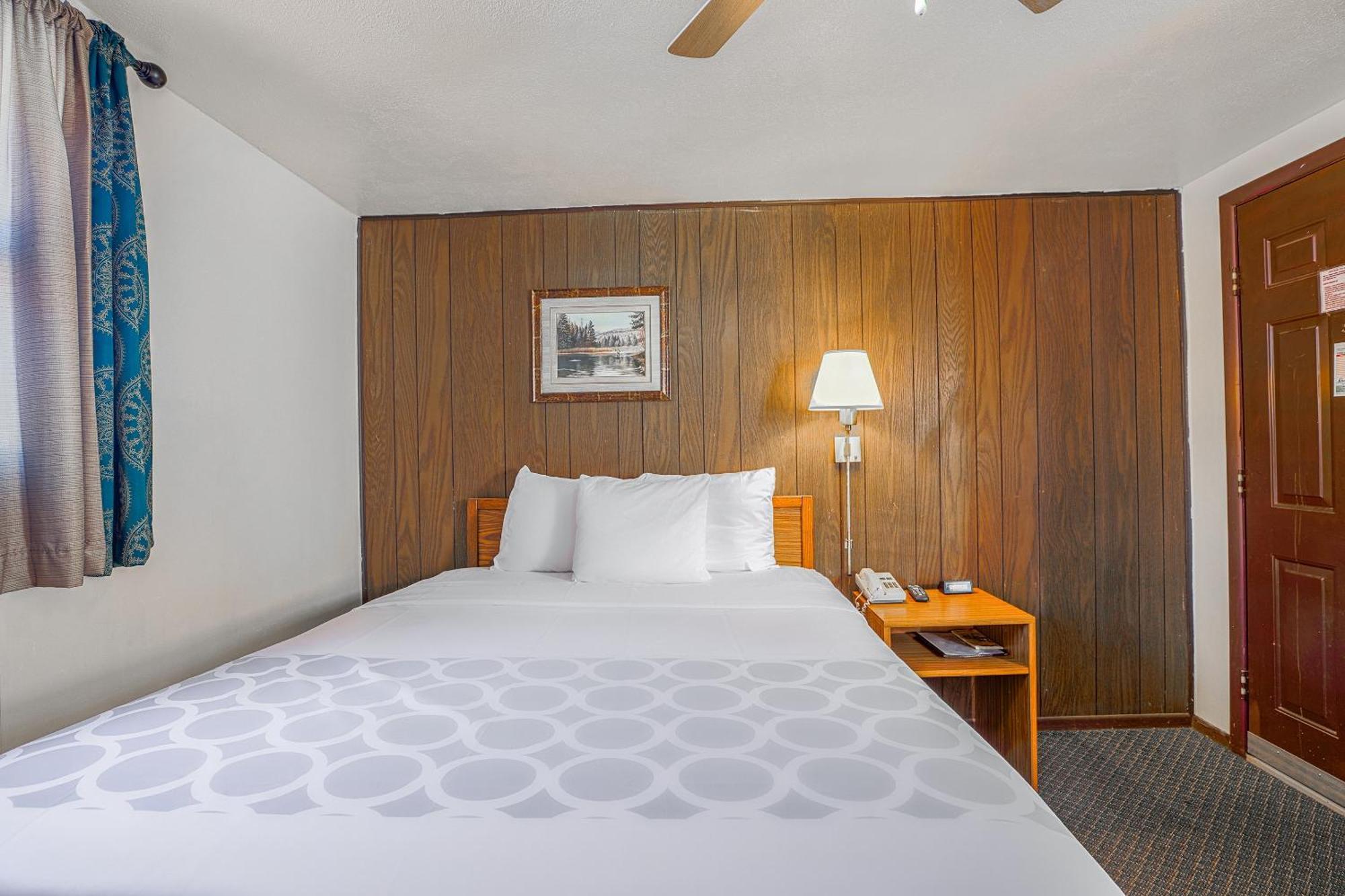Love Hotels Silver Street By Oyo At Hurley Wi Extérieur photo
