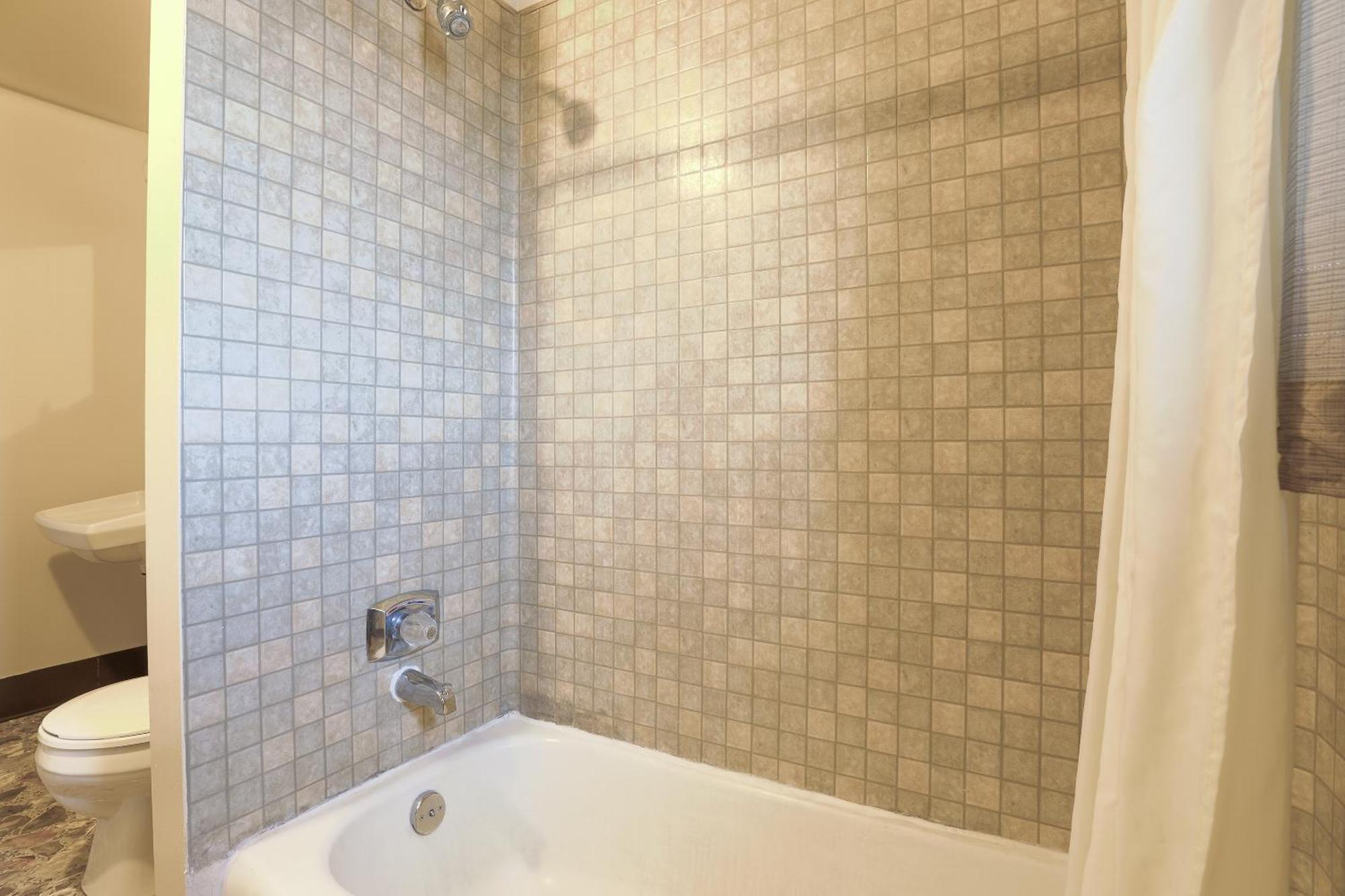 Love Hotels Silver Street By Oyo At Hurley Wi Extérieur photo