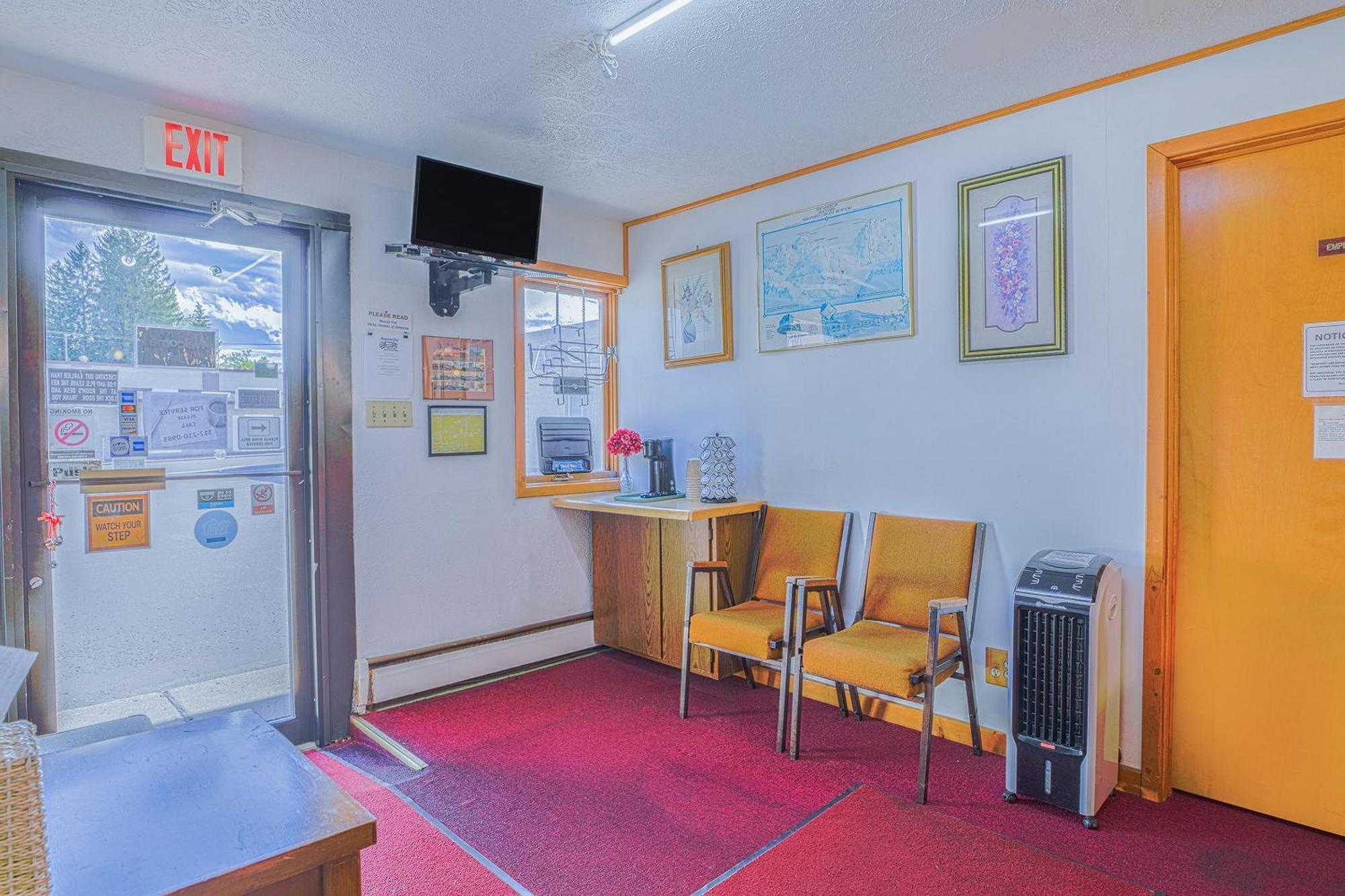 Love Hotels Silver Street By Oyo At Hurley Wi Extérieur photo