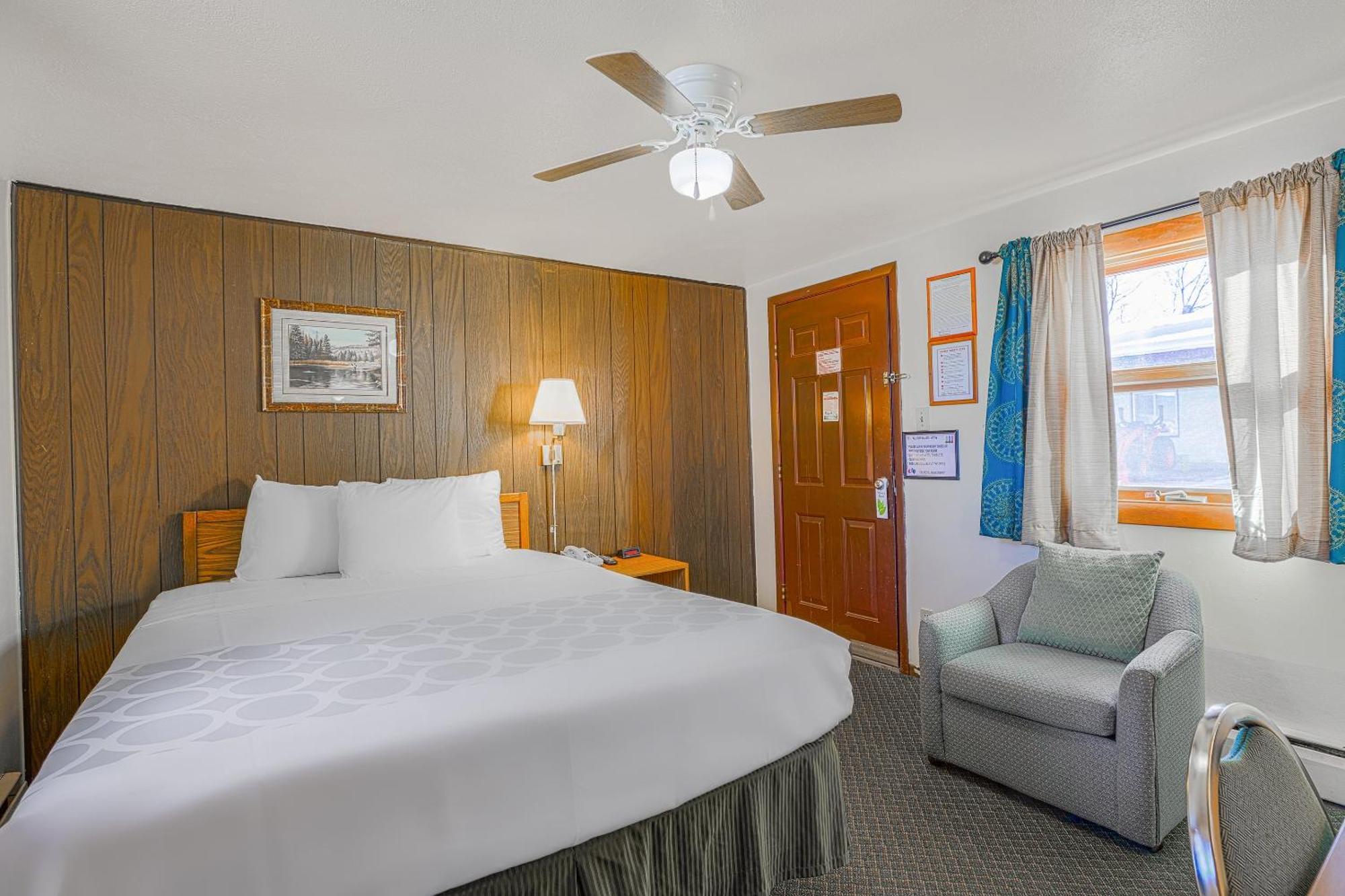 Love Hotels Silver Street By Oyo At Hurley Wi Extérieur photo