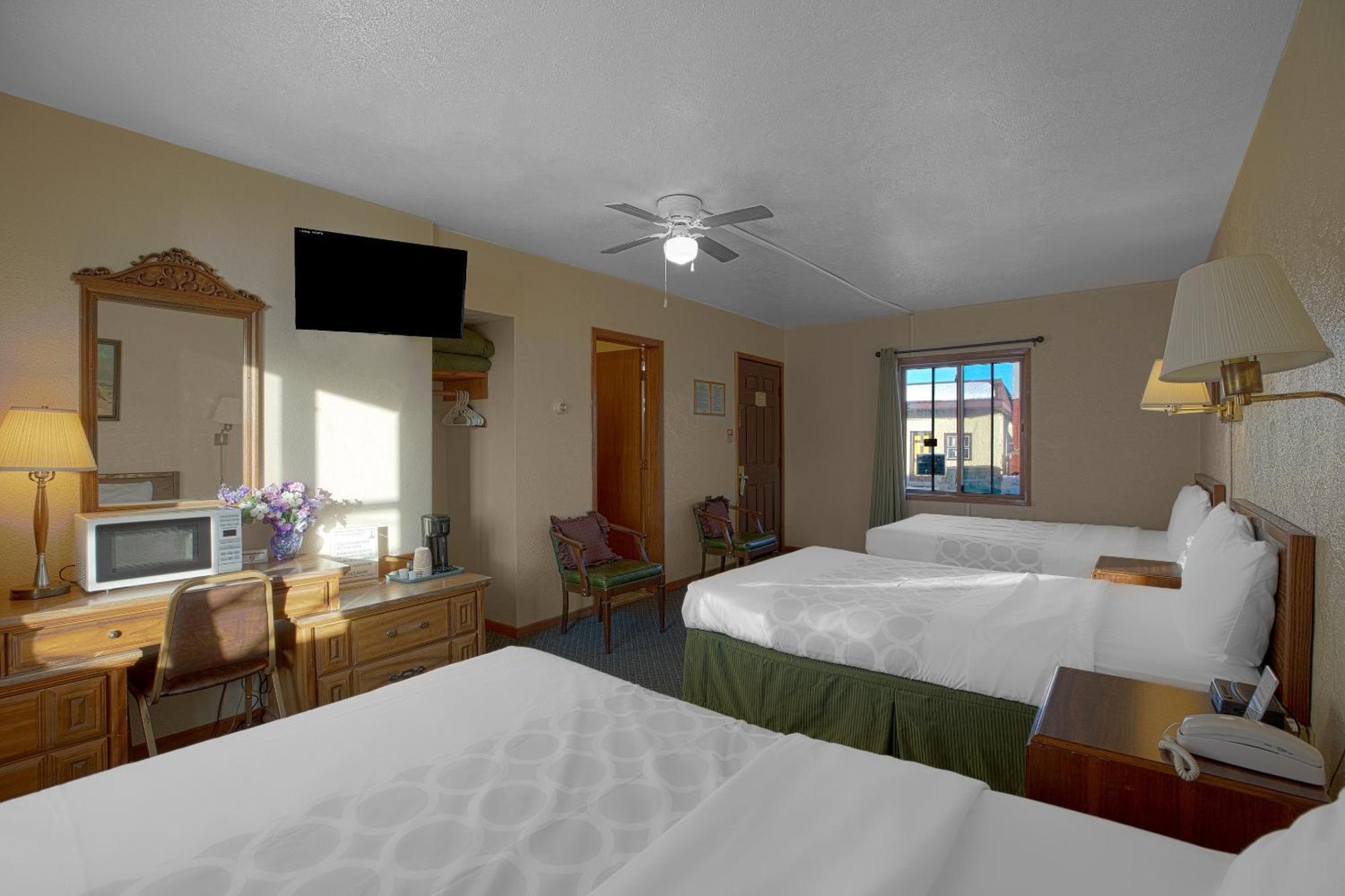 Love Hotels Silver Street By Oyo At Hurley Wi Extérieur photo