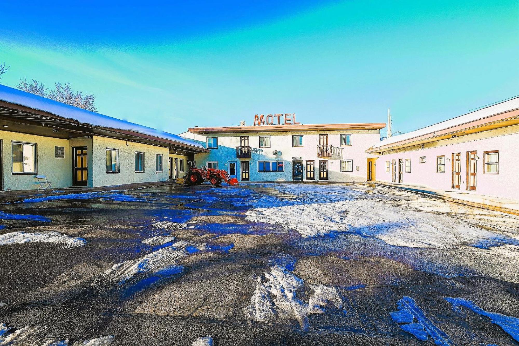 Love Hotels Silver Street By Oyo At Hurley Wi Extérieur photo