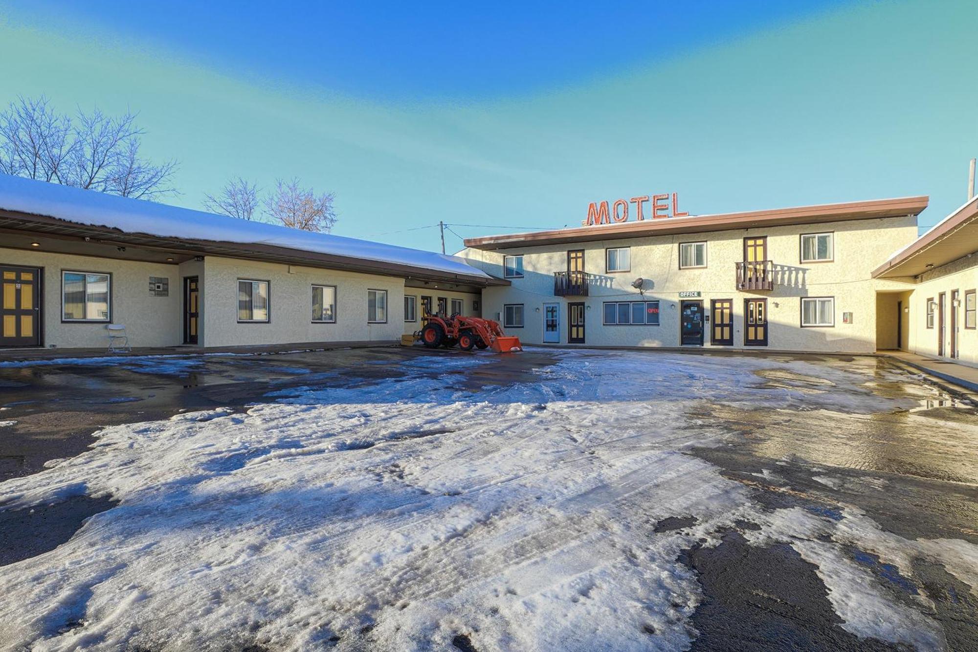 Love Hotels Silver Street By Oyo At Hurley Wi Extérieur photo