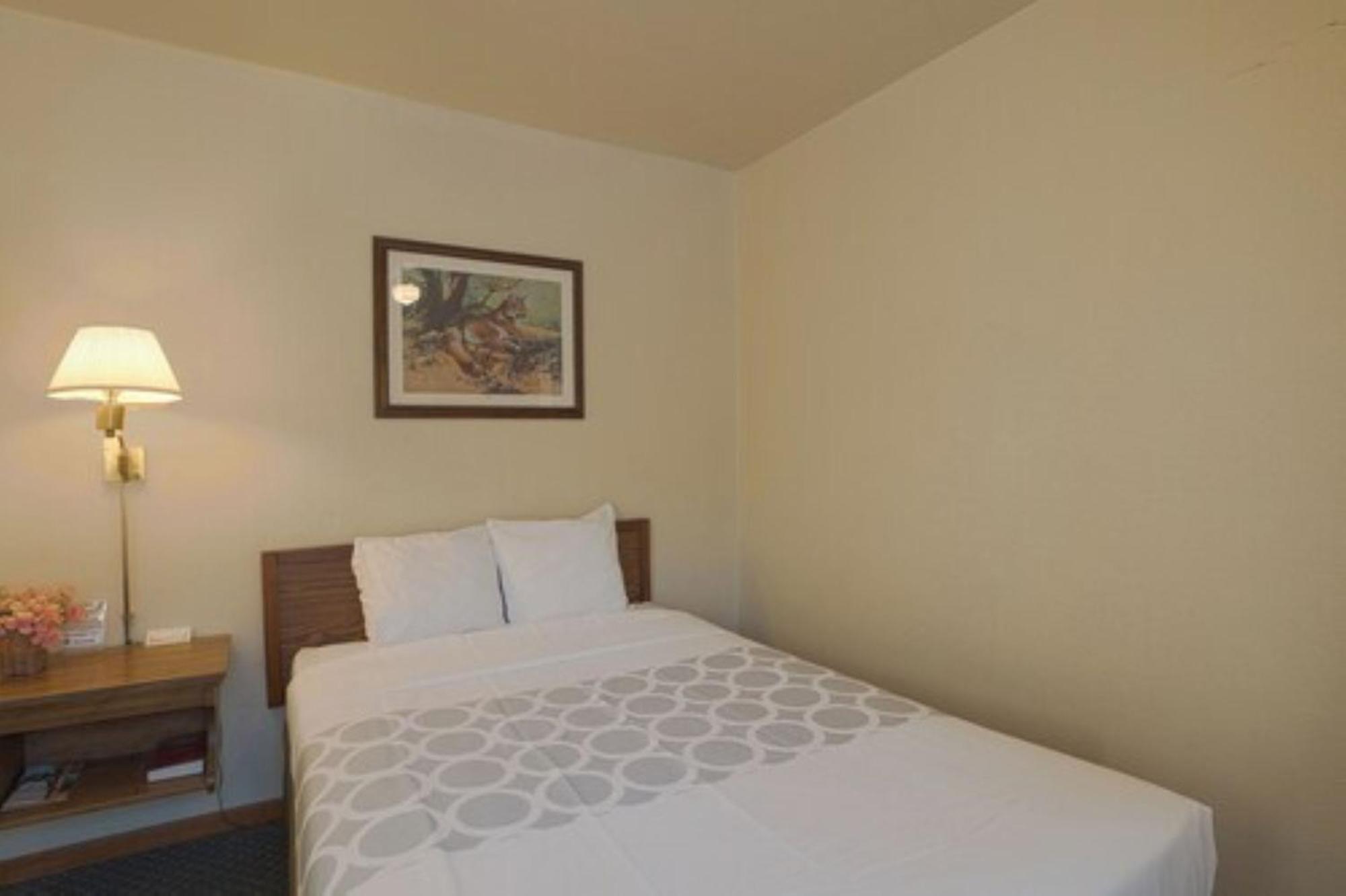 Love Hotels Silver Street By Oyo At Hurley Wi Extérieur photo