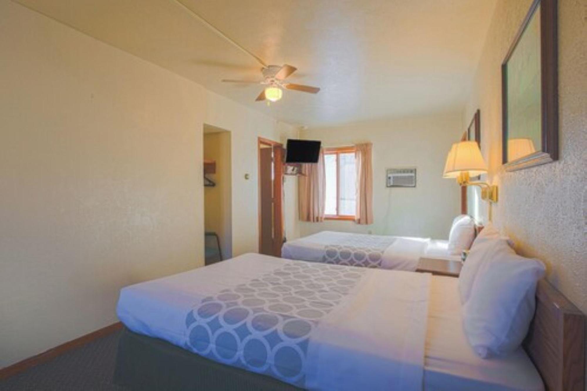 Love Hotels Silver Street By Oyo At Hurley Wi Extérieur photo