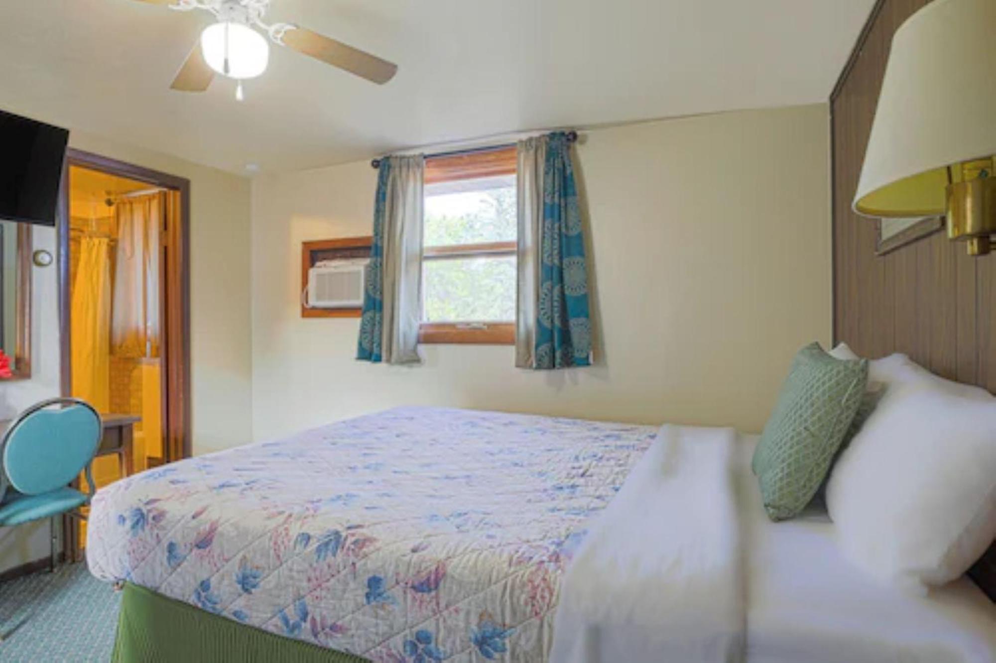Love Hotels Silver Street By Oyo At Hurley Wi Extérieur photo