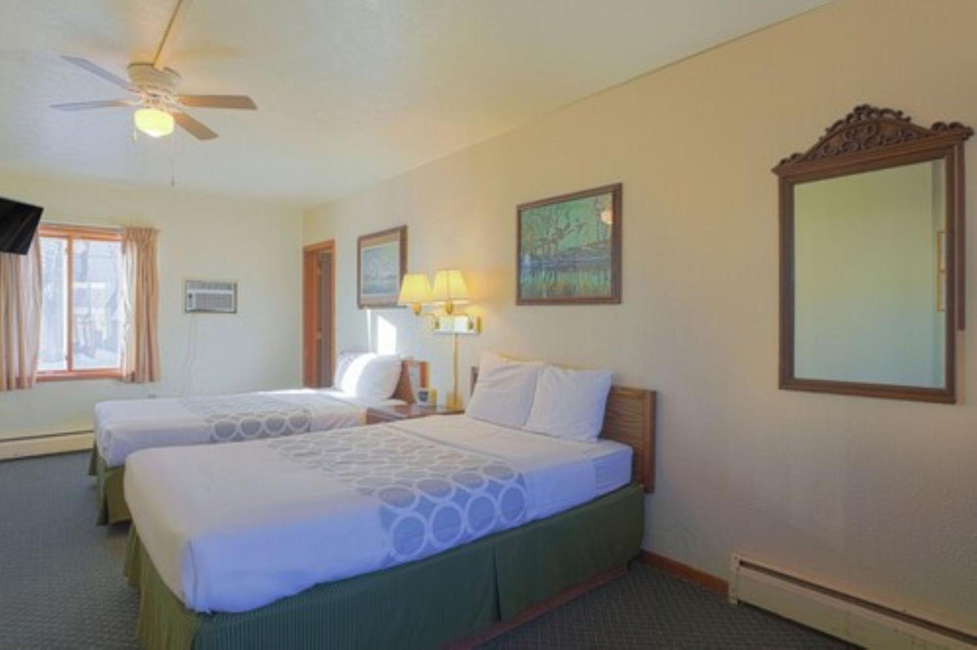 Love Hotels Silver Street By Oyo At Hurley Wi Extérieur photo